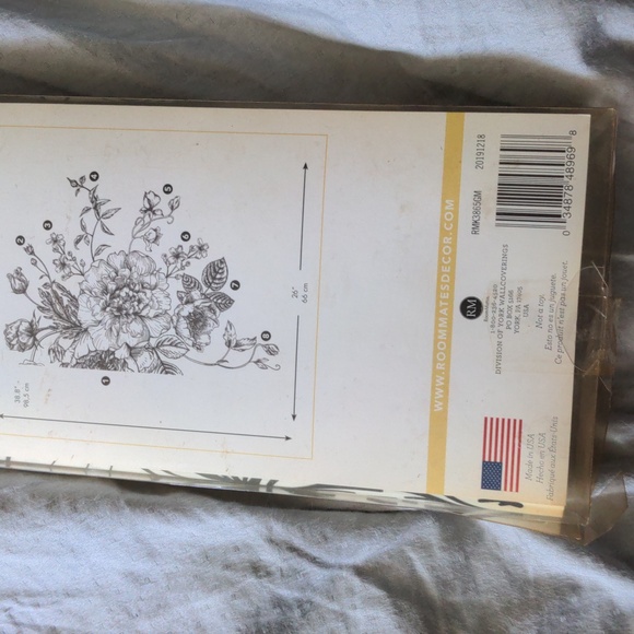 Free Add On RoomMates Peel & Stick Wall Decals New Black & White Peony Decals - Picture 8 of 12